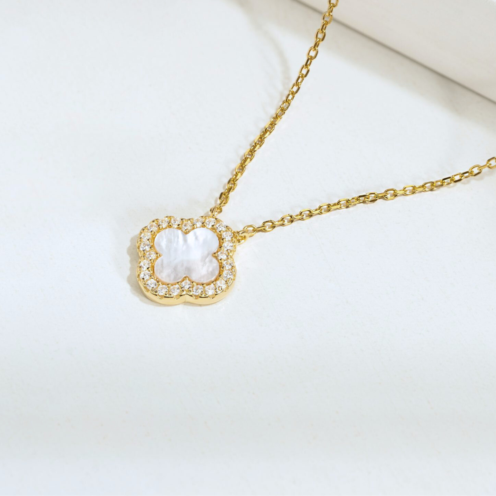 Fleur Petite Pavé necklace